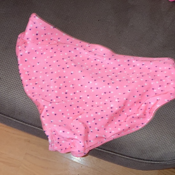 Bathing suits - Picture 3 of 3